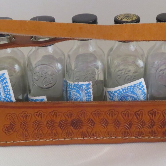 FLOR de CANA Empty Rum Sample Bottles in Leather Holder (K431) - Picture 4 of 5